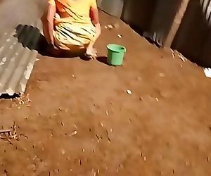 desi indian women pissing outside..