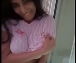 poonam pandey actress nipple