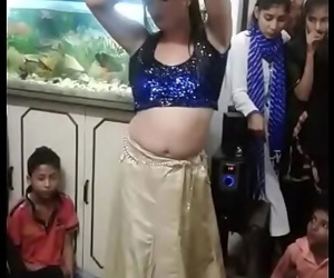 Hot Sexy Indian Girl Dance..